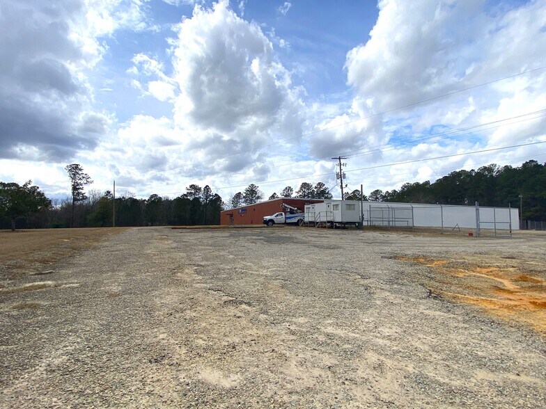 More Photos Of 1212 F.R. Huff Dr, St Matthews Manufacturing For Lease