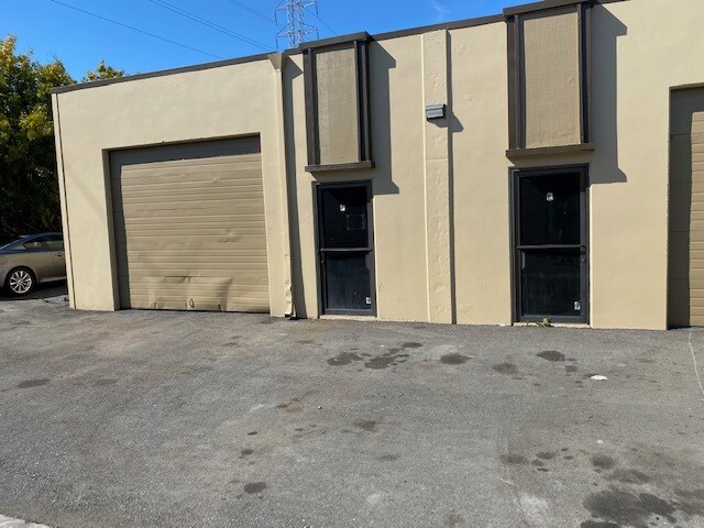 More Photos Of 12 Pamaron Way, Novato Manufacturing For Lease