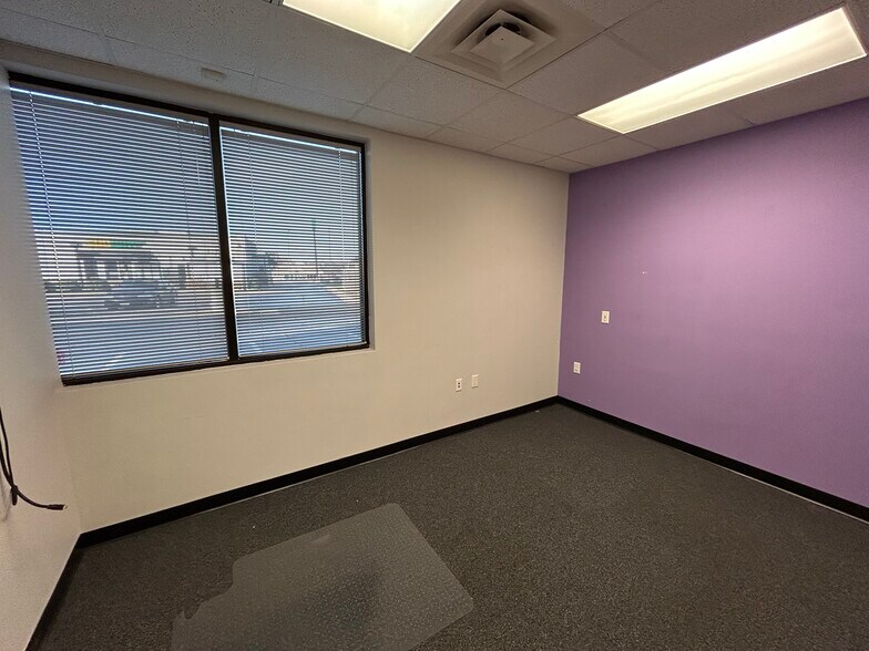 More Photos Of 1230 E Kingsley St, Springfield Medical For Lease