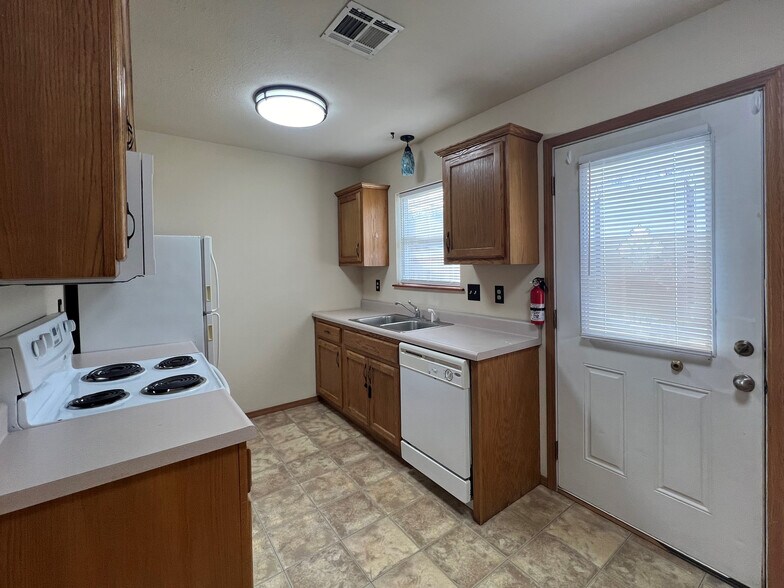 More Photos Of 24890 Scenic Dr, Waynesville Apartments For Sale