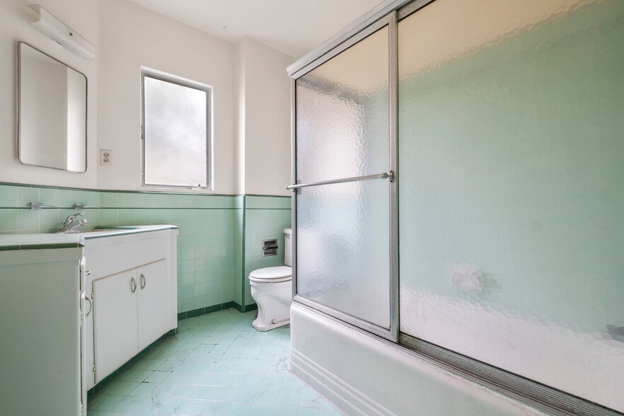More Photos Of 1248 N Crescent Heights Blvd, West Hollywood Apartments For Sale