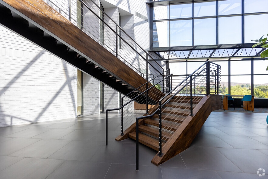 More Photos Of 30851 Agoura Rd, Agoura Hills Loft Creative Space For Lease