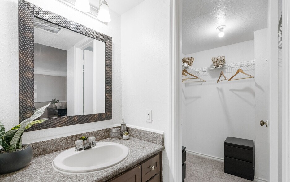 More Photos Of 8600 S Course Dr, Houston Apartments For Sale