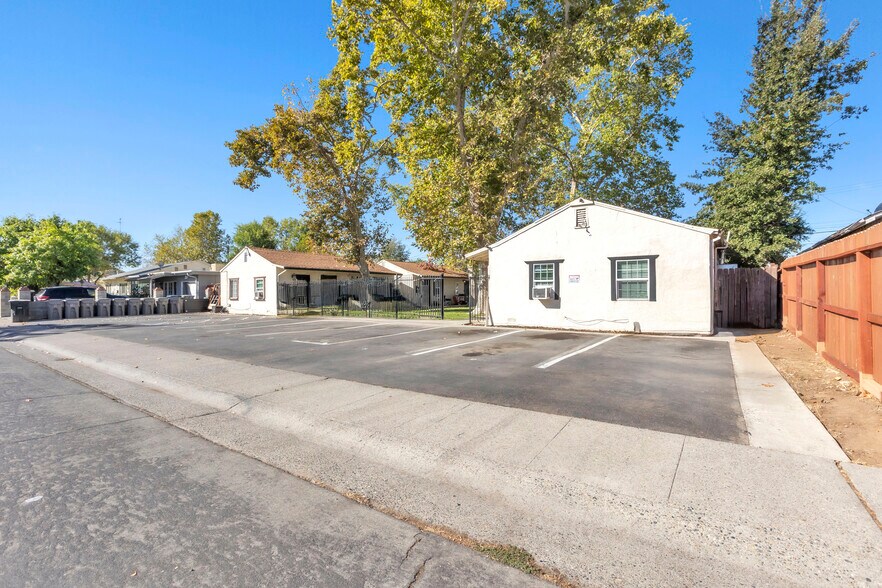 More Photos Of 3723 Jasmine St, Sacramento Apartments For Sale