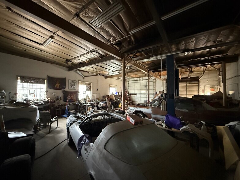 More Photos Of 355 S IL Route 83, Grayslake Warehouse For Sale
