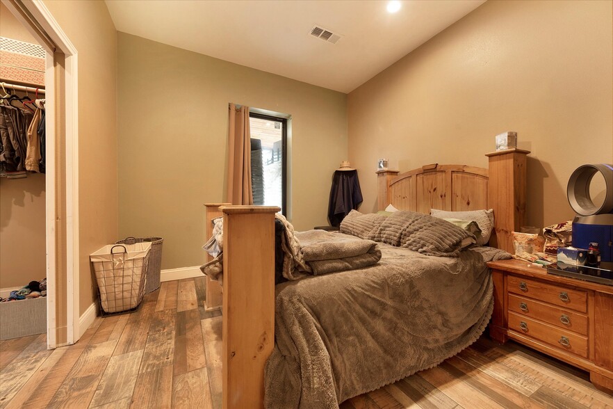 More Photos Of 5504 County Road 2646, Royse City Light Distribution For Lease