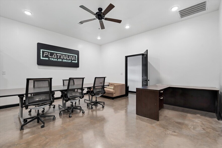 More Photos Of 538 Industrial Pk Acc rd, Trumann Flex For Lease