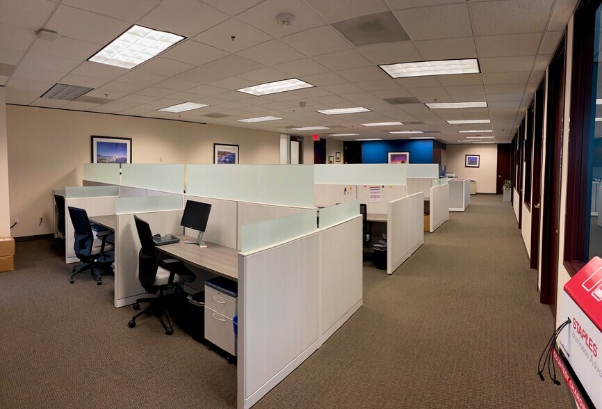 More Photos Of 12909 SW 68th Pky, Tigard Office Residential For Lease