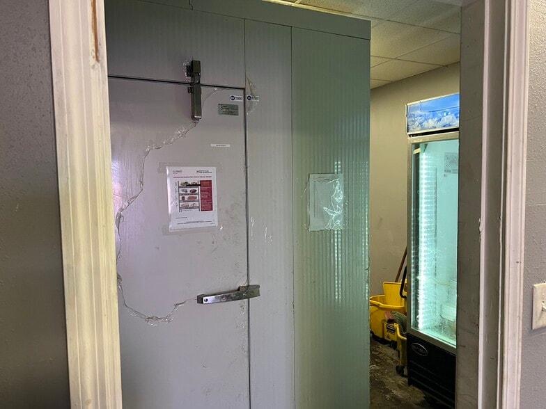 More Photos Of 2301 Crutchfield St, Chattanooga General Retail For Sale