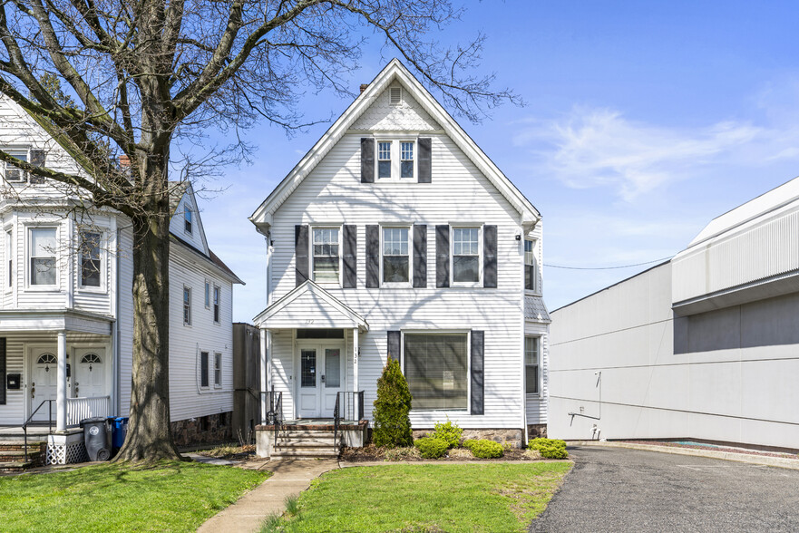 Primary Photo Of 132 Engle St, Englewood Office For Lease