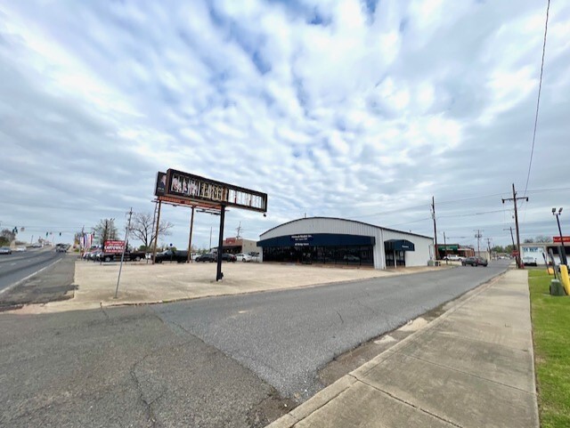 Primary Photo Of 107 Bridge St, West Monroe Storefront For Lease