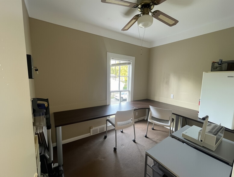 More Photos Of 620 W Commerce Rd, Commerce Township Medical For Sale