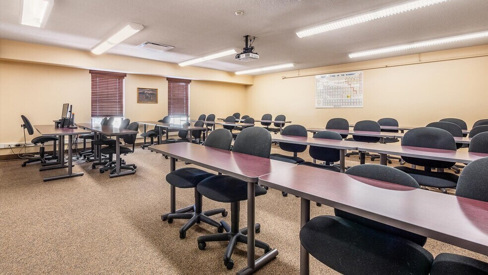 More Photos Of 200 N Whitewoman St, Coshocton Office For Sale