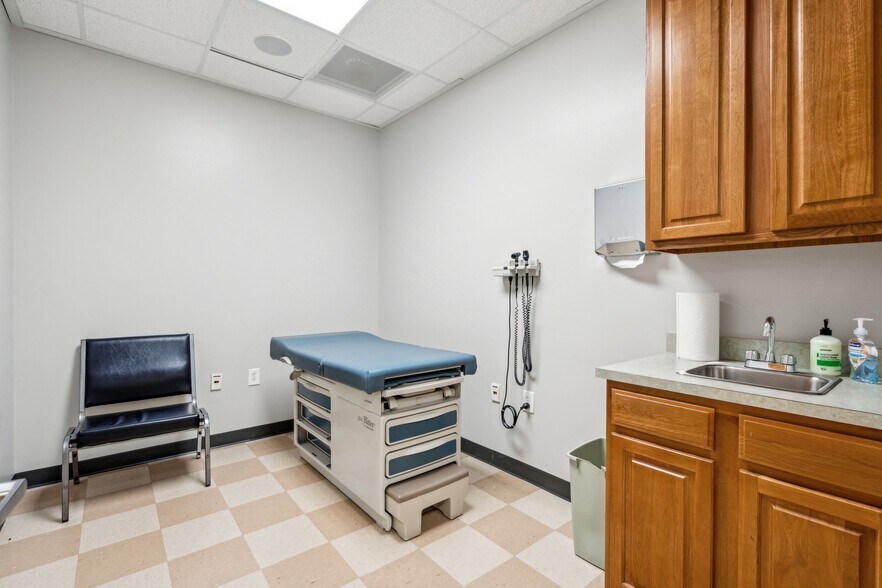 More Photos Of 5880 Rivers Ave, North Charleston Medical For Sale