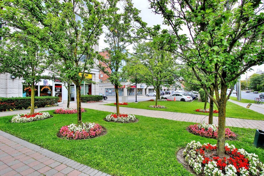 More Photos Of 7368 Yonge St, Vaughan Office For Sale