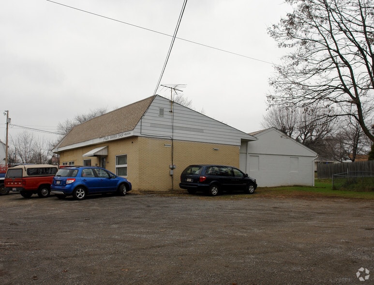 More Photos Of 3705 Mahoning Rd NE, Canton Freestanding For Sale