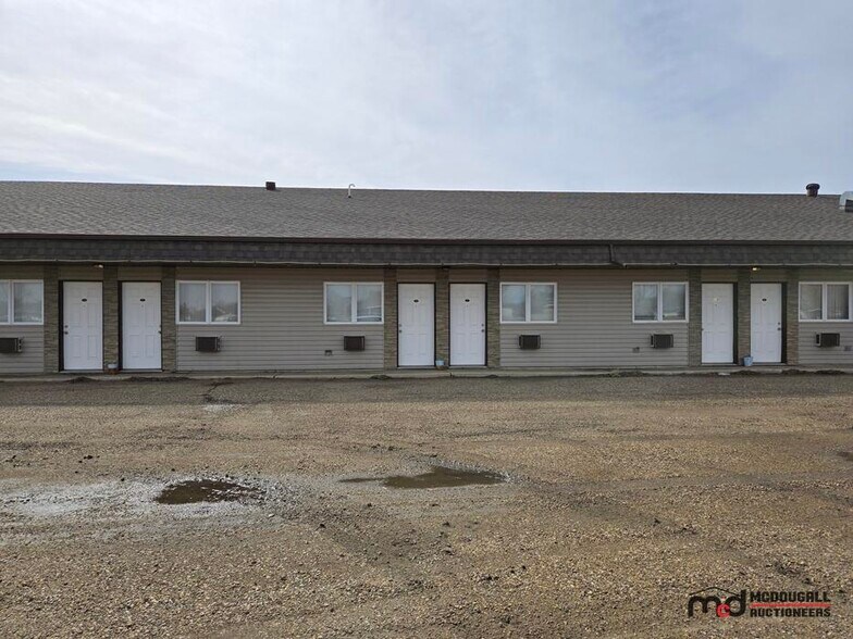 More Photos Of 775 W 5th Ave, Shaunavon Hotel For Sale