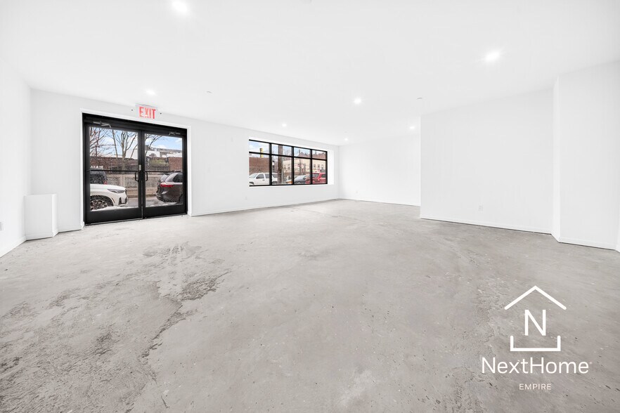 Primary Photo Of 15011 41st Ave, Flushing Flex For Lease
