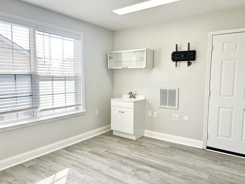 More Photos Of 204-206 Adley Way, Greenville Loft Creative Space For Lease