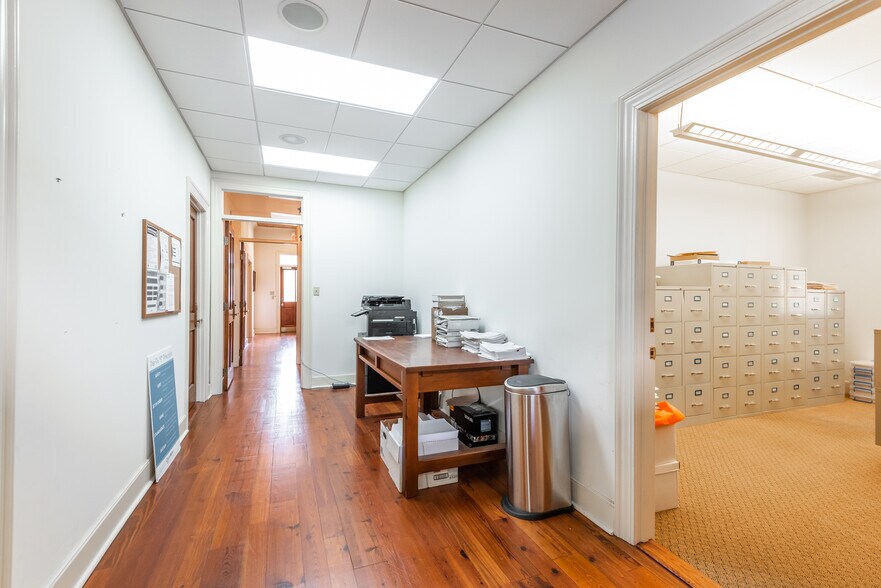More Photos Of 987 Harris St, Tunica Office For Sale