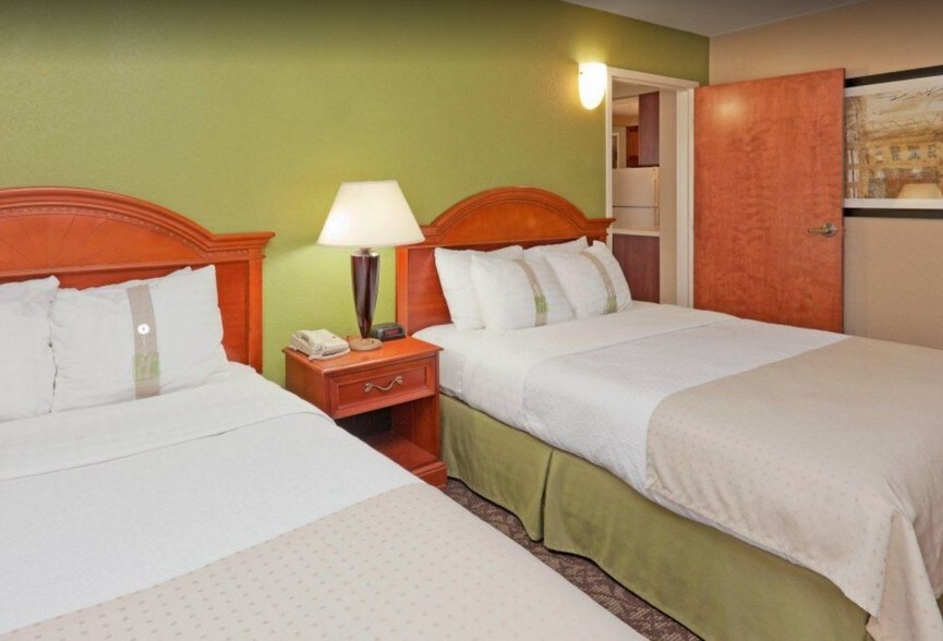 More Photos Of 116 W Park Ave W, Mansfield Hotel For Sale