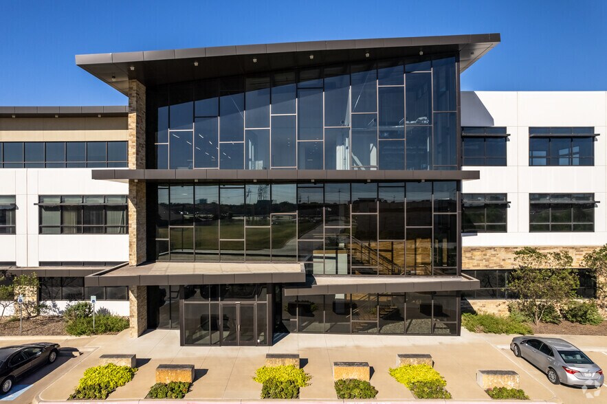 More Photos Of 4351 Mapleshade Ln, Plano Office For Lease