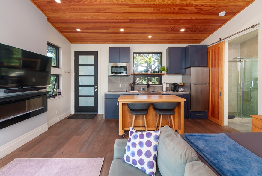 More Photos Of 409 Jackson St, Port Orford Specialty For Sale