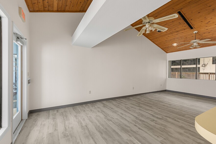 More Photos Of 195 S Courtenay Pky, Merritt Island Office For Lease