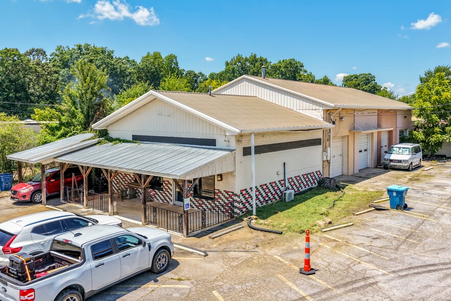 More Photos Of 1358 W Main St, Forest City Warehouse For Sale