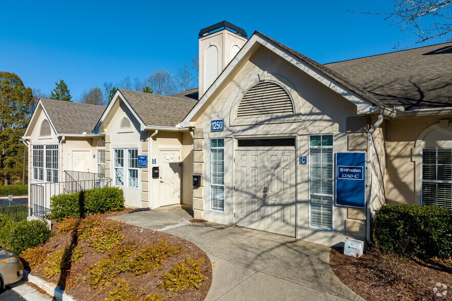 More Photos Of 1250 Upper Hembree Rd, Roswell Medical For Lease