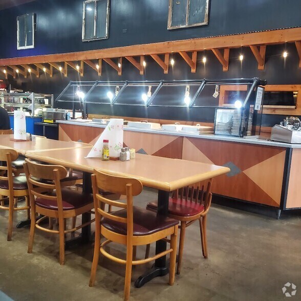 Primary Photo Of 811 N 2nd St, Booneville Restaurant For Lease