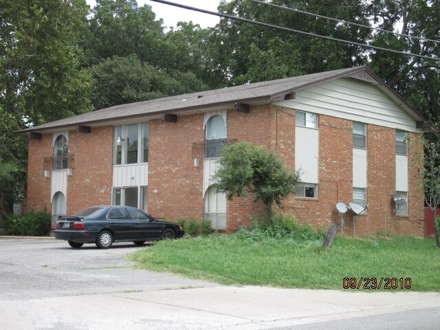 Primary Photo Of 7413 Melrose Ln, Oklahoma City Apartments For Sale