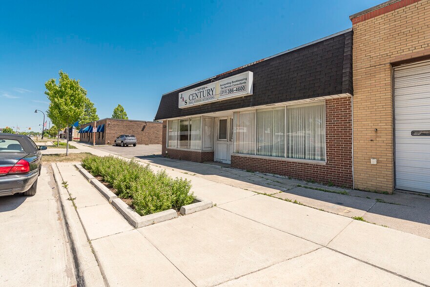 More Photos Of 18735 Ecorse Rd, Allen Park Office For Lease
