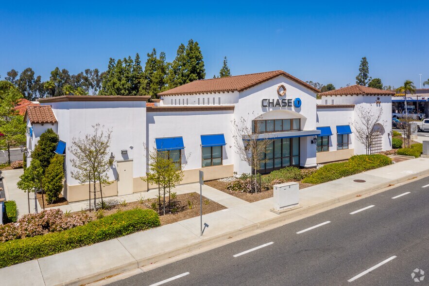 Primary Photo Of 24799 Alicia Pky, Laguna Hills Bank For Lease