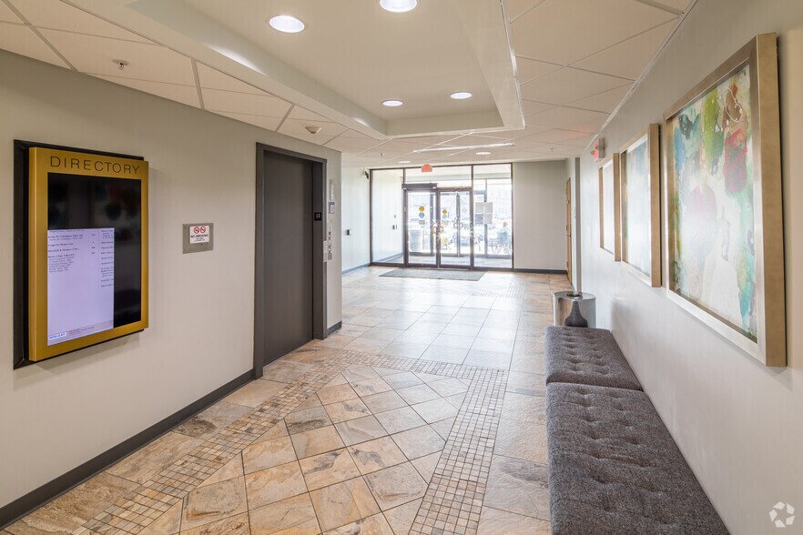 More Photos Of 10777 Sunset Office Dr, Sunset Hills Medical For Lease