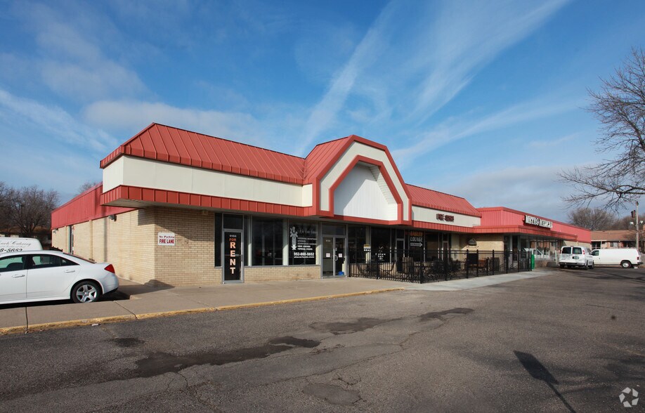 More Photos Of 1710-1812 Old Shakopee Rd, Bloomington Unknown For Lease