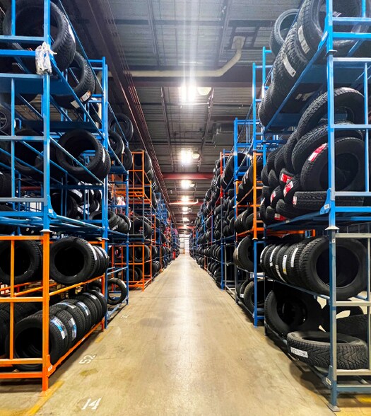 More Photos Of 2000 Boul Industriel, Chambly Warehouse For Lease