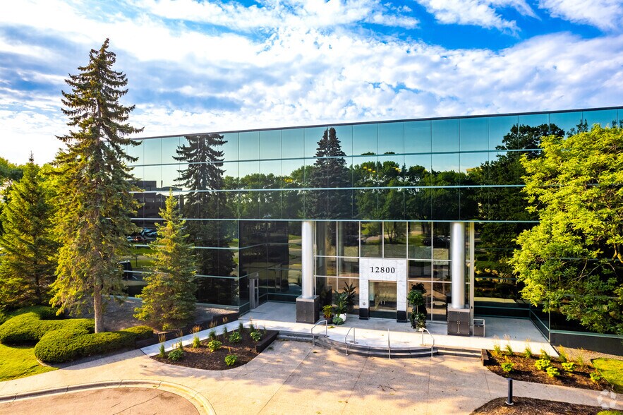 More Photos Of 12800 Whitewater Dr, Minnetonka Coworking Space