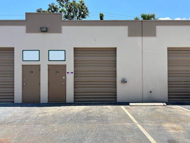 Primary Photo Of 713 Commerce Way, Jupiter Warehouse For Lease