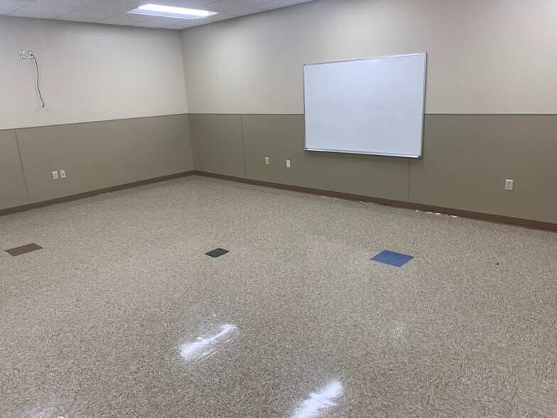 More Photos Of 694-760 Crescent St, Brockton Storefront For Lease