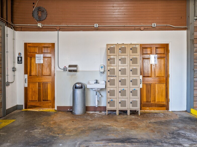 More Photos Of 212 S Green St, Morganton Bar For Sale