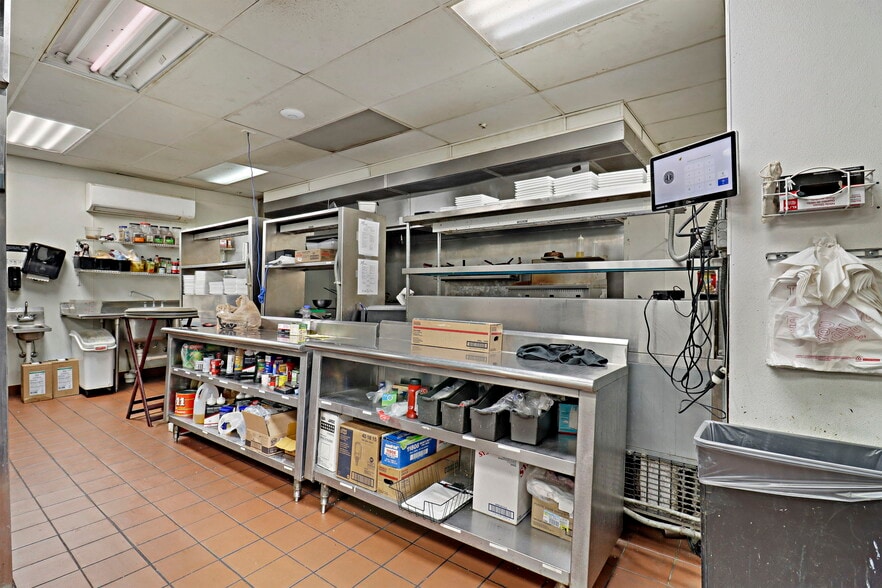 More Photos Of 115-125 56th St, Kenosha Restaurant For Sale