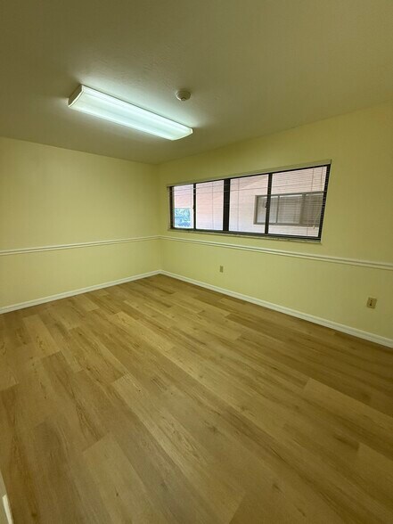 More Photos Of 5550 26th St, Bradenton Medical For Sale