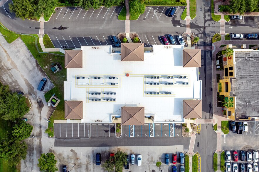 More Photos Of 13564 Village Park Dr, Orlando Office For Lease