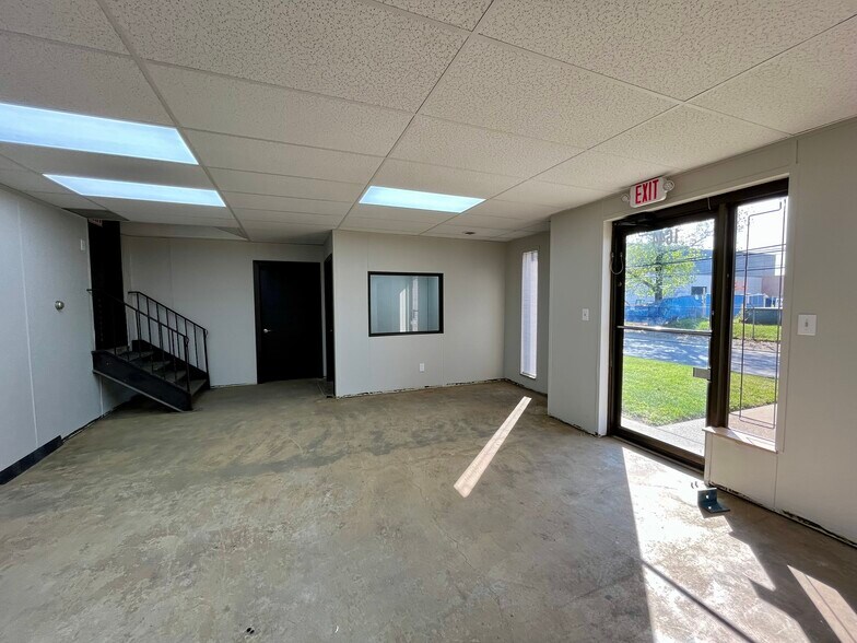 More Photos Of 1632-1644 Clara St, Columbus Warehouse For Lease