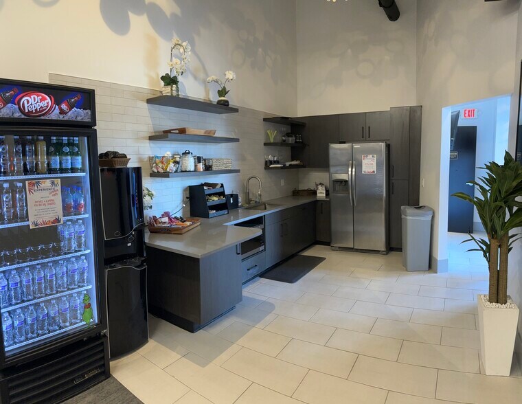 More Photos Of 1440-1460 Moon River Dr, Provo Office For Sale