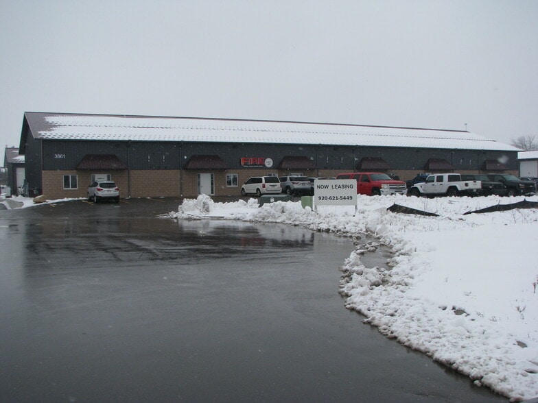 More Photos Of 3862 Norrie Dr, New Franken Showroom For Lease