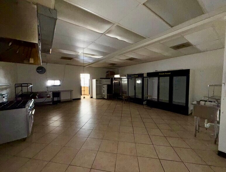 More Photos Of 1625 E University Dr, Auburn Unknown For Lease