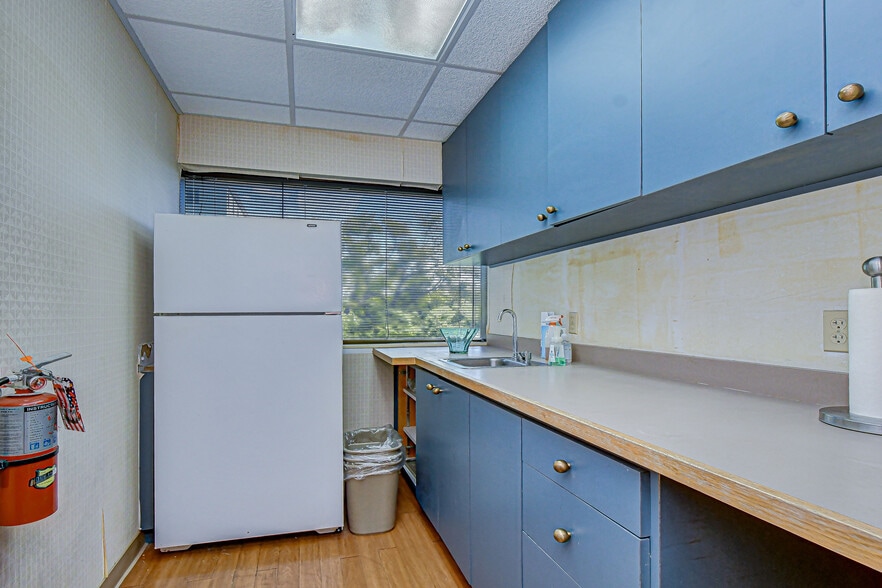 More Photos Of 4710 N Habana Ave, Tampa Medical For Sale