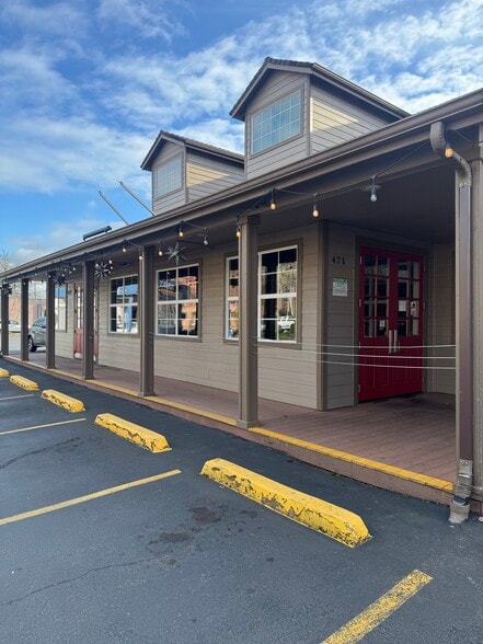 More Photos Of 471 S A St, Springfield Restaurant For Lease